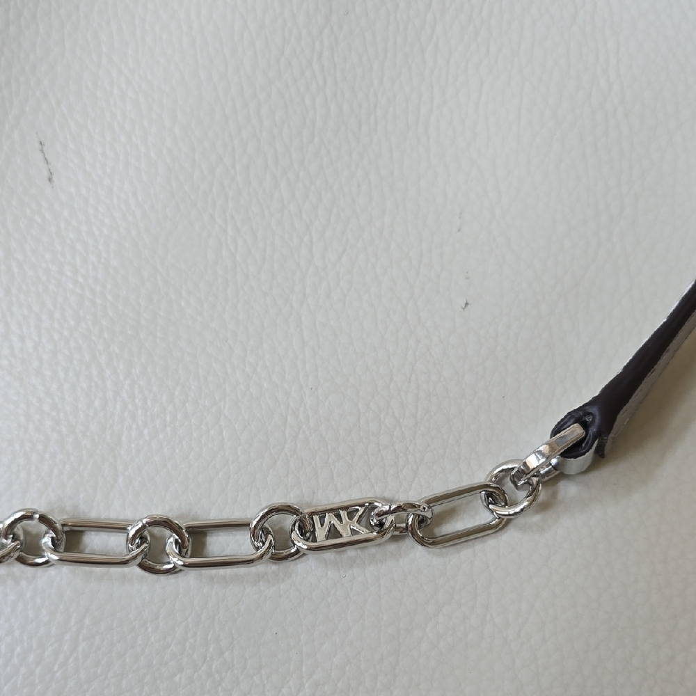 Michael Kors Silver Crossbody Bag with Croc-Embossed Design - Picture 5 of 13